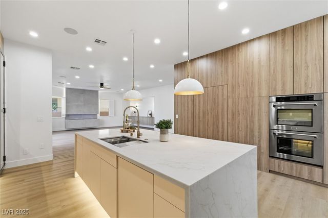 2566 Antique Blossom Avenue, Henderson, NV 89052