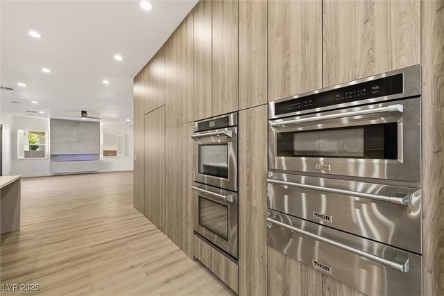 2566 Antique Blossom Avenue, Henderson, NV 89052