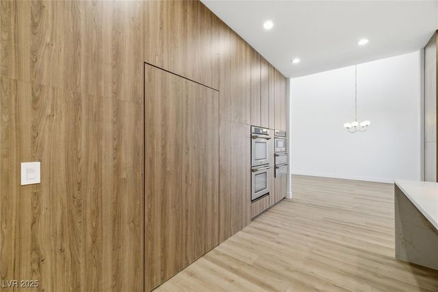 2566 Antique Blossom Avenue, Henderson, NV 89052