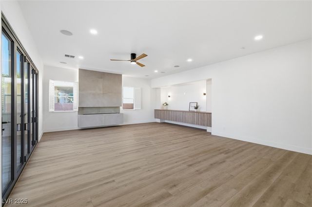 2566 Antique Blossom Avenue, Henderson, NV 89052