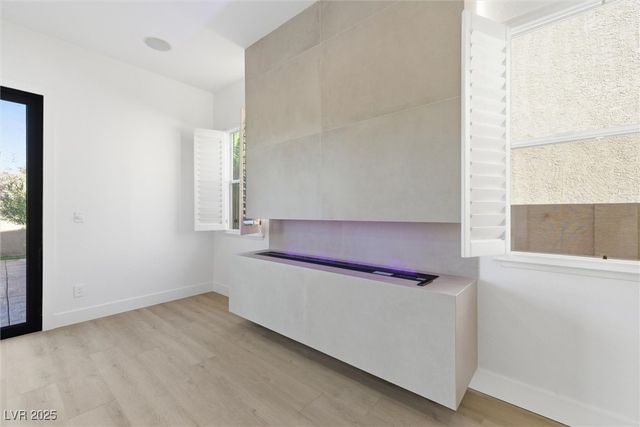 2566 Antique Blossom Avenue, Henderson, NV 89052