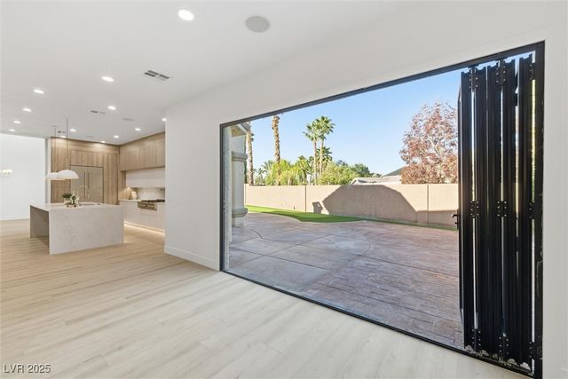 2566 Antique Blossom Avenue, Henderson, NV 89052