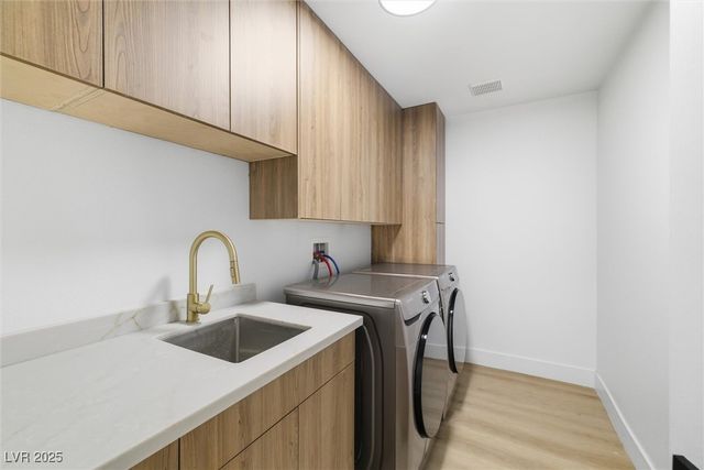 2566 Antique Blossom Avenue, Henderson, NV 89052