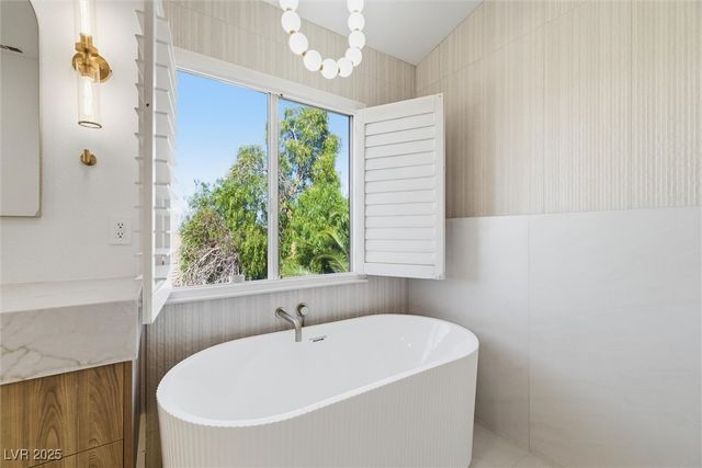 2566 Antique Blossom Avenue, Henderson, NV 89052