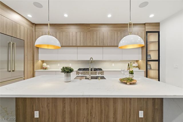 2566 Antique Blossom Avenue, Henderson, NV 89052