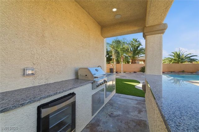 2566 Antique Blossom Avenue, Henderson, NV 89052