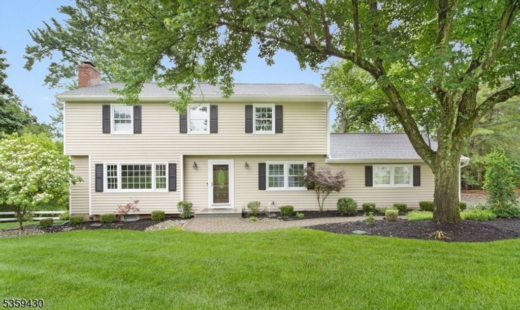 420 Stony Brook Dr, Bridgewater Twp., NJ 08807