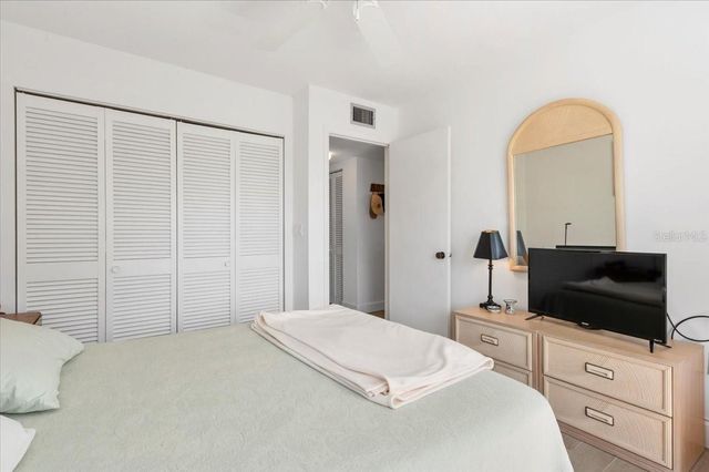 1519 PELICAN POINT DRIVE 288, Sarasota, FL 34231