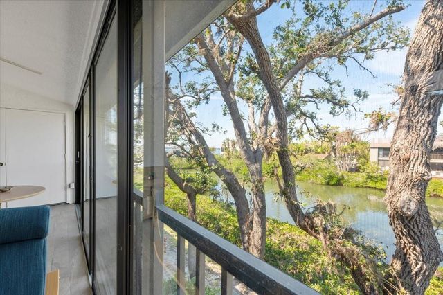 1519 PELICAN POINT DRIVE 288, Sarasota, FL 34231