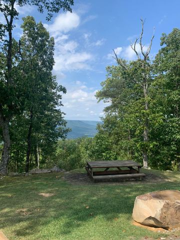 800 Sunset Circle, Jasper, TN 37347