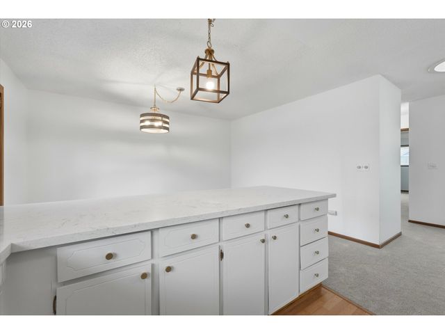 14812 Ne ROSE Pkwy, Portland, OR 97230