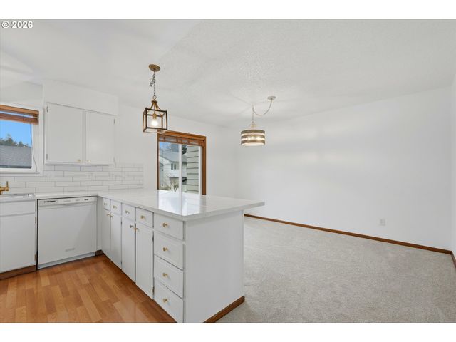 14812 Ne ROSE Pkwy, Portland, OR 97230