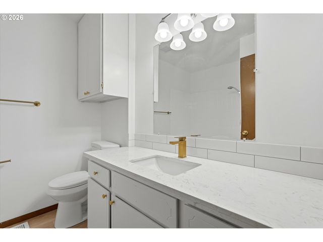 14812 Ne ROSE Pkwy, Portland, OR 97230