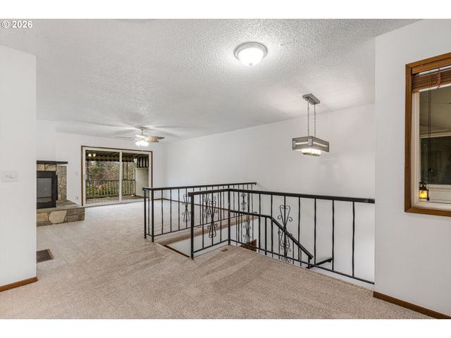 14812 Ne ROSE Pkwy, Portland, OR 97230