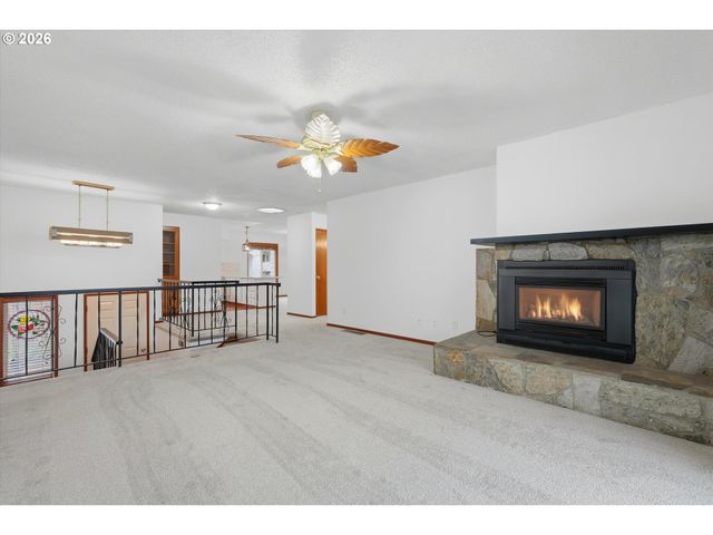 14812 Ne ROSE Pkwy, Portland, OR 97230