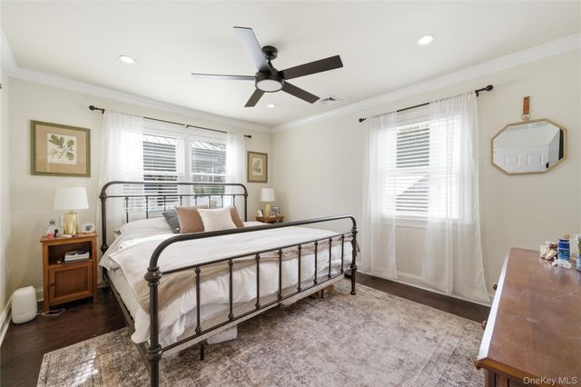 28 Berkshire Road, Holbrook, NY 11741