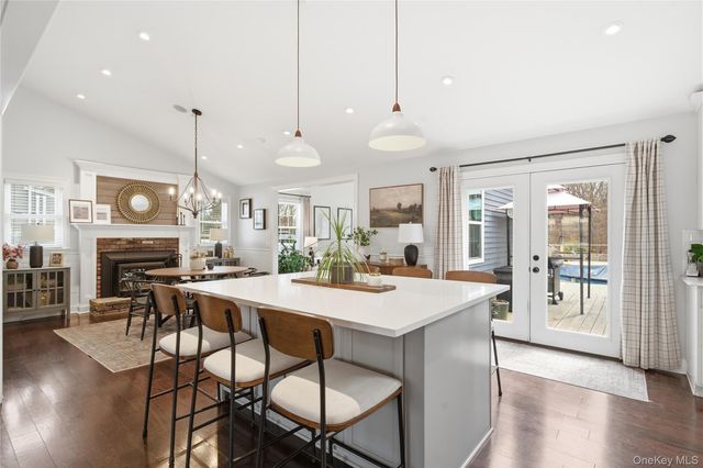 28 Berkshire Road, Holbrook, NY 11741