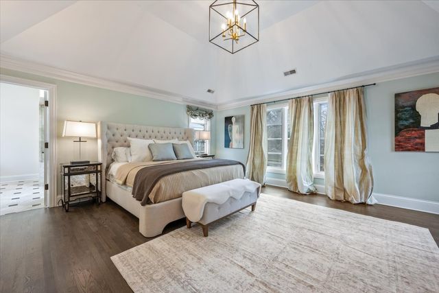 358 Winnetka Avenue, Winnetka, IL 60093