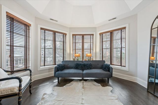 358 Winnetka Avenue, Winnetka, IL 60093