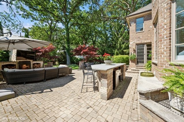 358 Winnetka Avenue, Winnetka, IL 60093