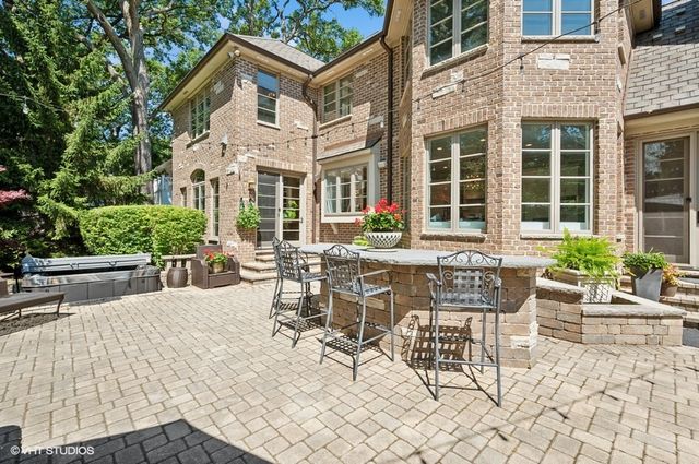 358 Winnetka Avenue, Winnetka, IL 60093