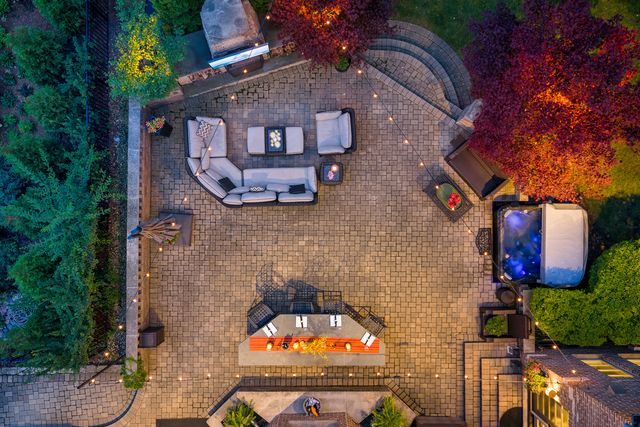 358 Winnetka Avenue, Winnetka, IL 60093