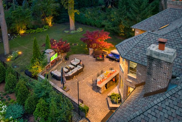 358 Winnetka Avenue, Winnetka, IL 60093