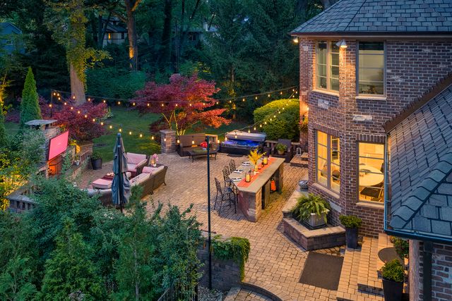 358 Winnetka Avenue, Winnetka, IL 60093