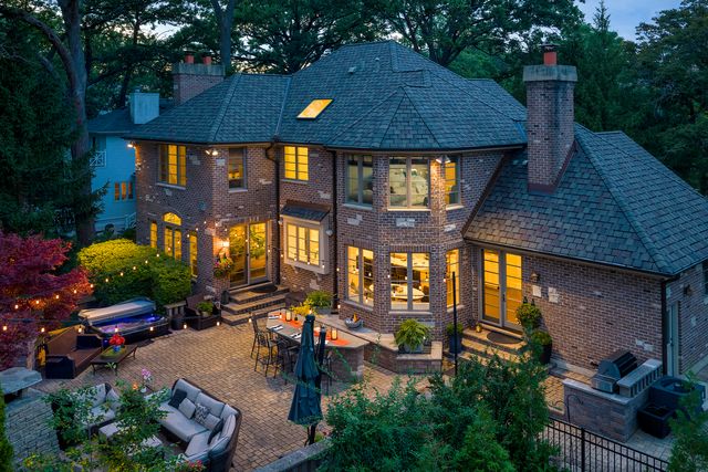 358 Winnetka Avenue, Winnetka, IL 60093