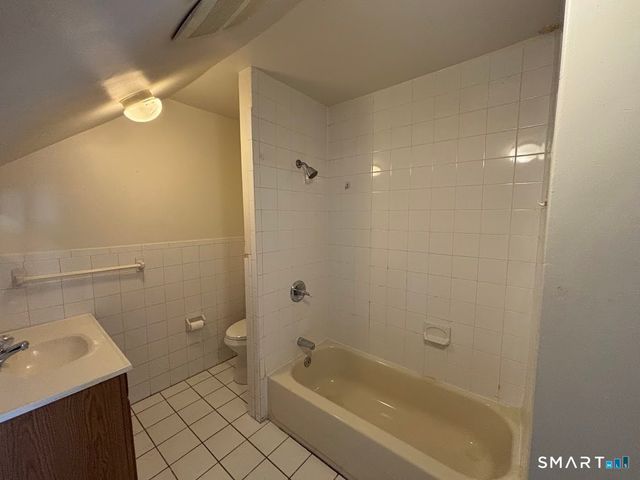 358 Park Avenue 3rd Floor, Bridgeport, CT 06604