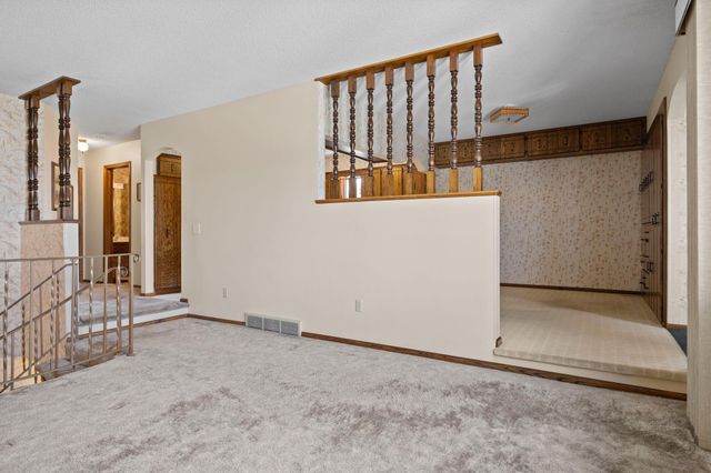 7708 82nd Avenue N, Brooklyn Park, MN 55445