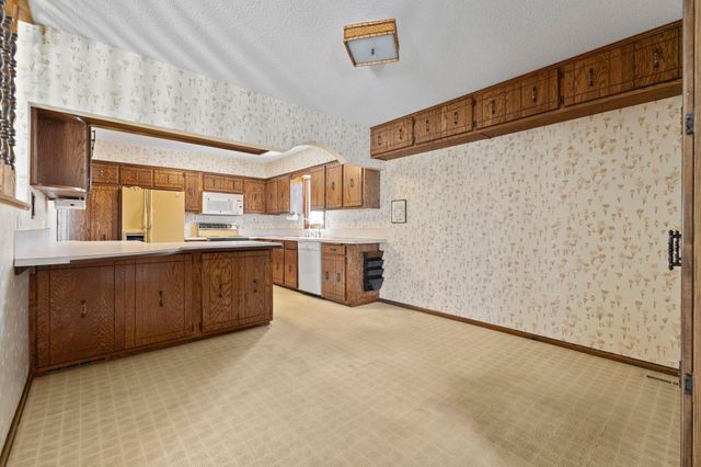 7708 82nd Avenue N, Brooklyn Park, MN 55445