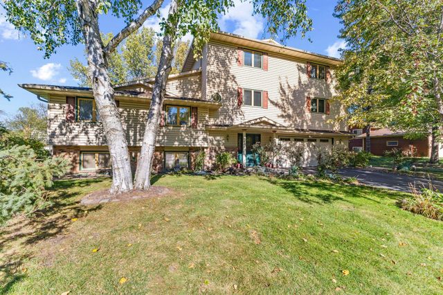 7708 82nd Avenue N, Brooklyn Park, MN 55445