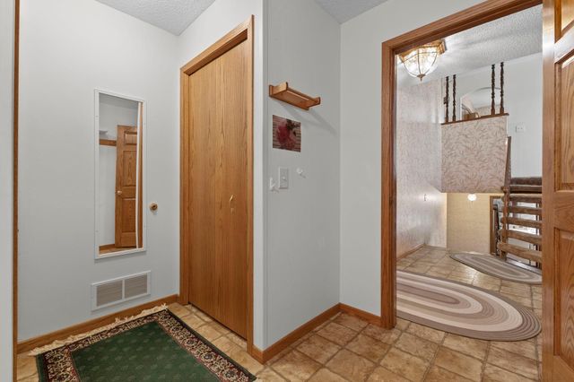 7708 82nd Avenue N, Brooklyn Park, MN 55445