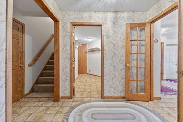 7708 82nd Avenue N, Brooklyn Park, MN 55445