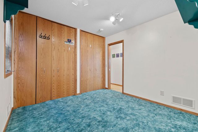 7708 82nd Avenue N, Brooklyn Park, MN 55445