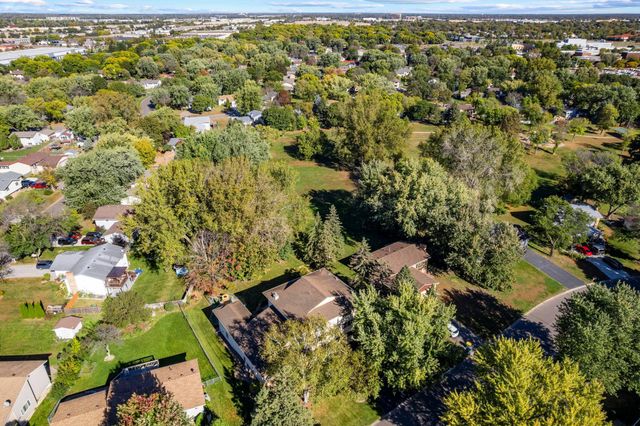 7708 82nd Avenue N, Brooklyn Park, MN 55445