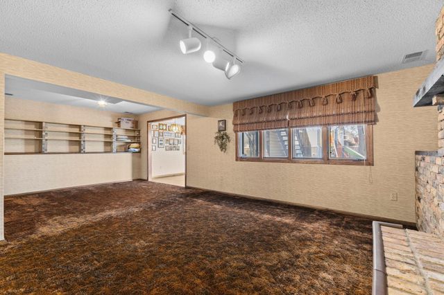 7708 82nd Avenue N, Brooklyn Park, MN 55445