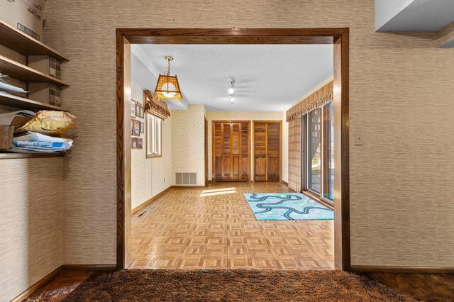 7708 82nd Avenue N, Brooklyn Park, MN 55445