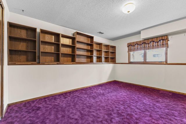 7708 82nd Avenue N, Brooklyn Park, MN 55445