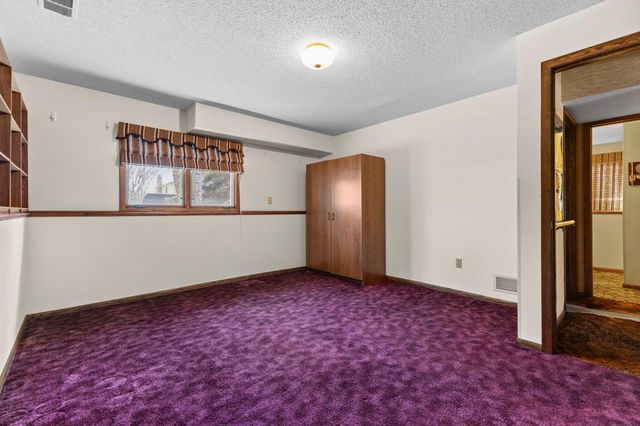 7708 82nd Avenue N, Brooklyn Park, MN 55445