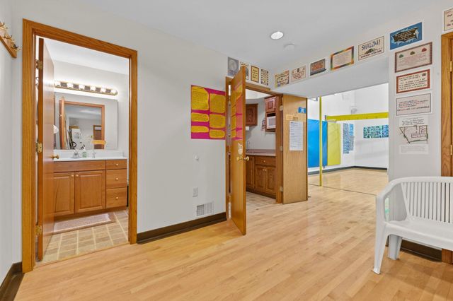 7708 82nd Avenue N, Brooklyn Park, MN 55445