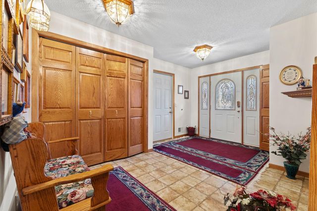 7708 82nd Avenue N, Brooklyn Park, MN 55445