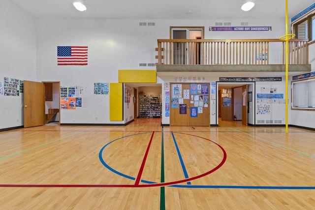 7708 82nd Avenue N, Brooklyn Park, MN 55445