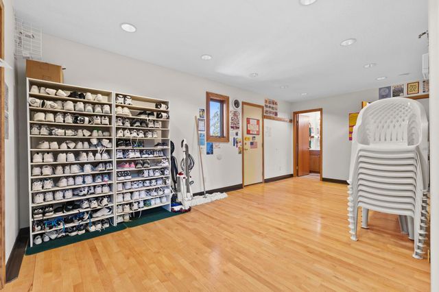 7708 82nd Avenue N, Brooklyn Park, MN 55445