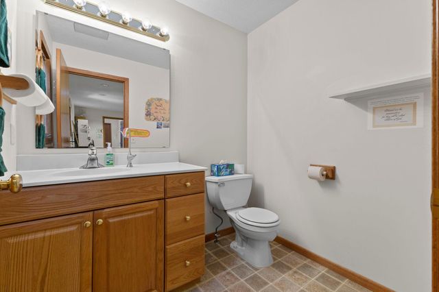 7708 82nd Avenue N, Brooklyn Park, MN 55445