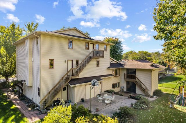 7708 82nd Avenue N, Brooklyn Park, MN 55445