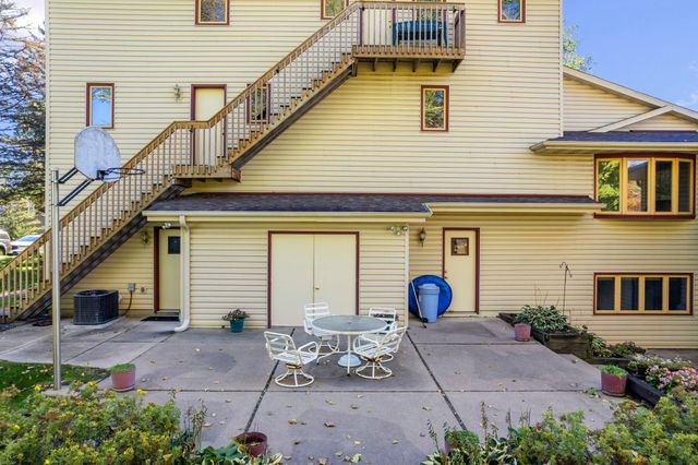 7708 82nd Avenue N, Brooklyn Park, MN 55445