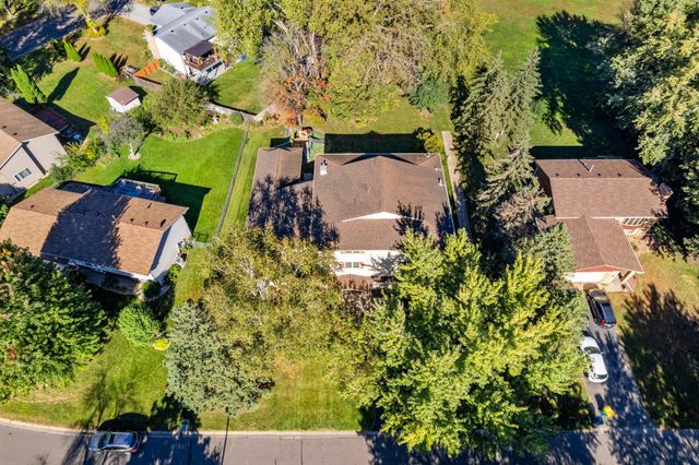 7708 82nd Avenue N, Brooklyn Park, MN 55445