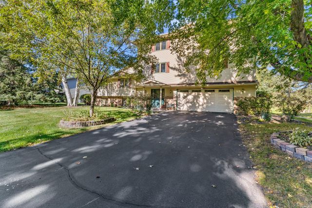 7708 82nd Avenue N, Brooklyn Park, MN 55445